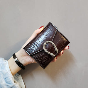 Women's short wallet 2025 retro wild wallet women's crocodile pattern buckle wallet simple fashion ladies clutch Free shipping