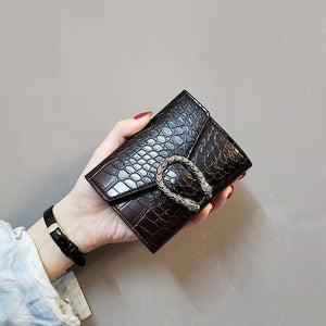 Women's short wallet 2025 retro wild wallet women's crocodile pattern buckle wallet simple fashion ladies clutch Free shipping