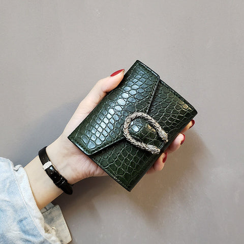 Women's short wallet 2025 retro wild wallet women's crocodile pattern buckle wallet simple fashion ladies clutch Free shipping